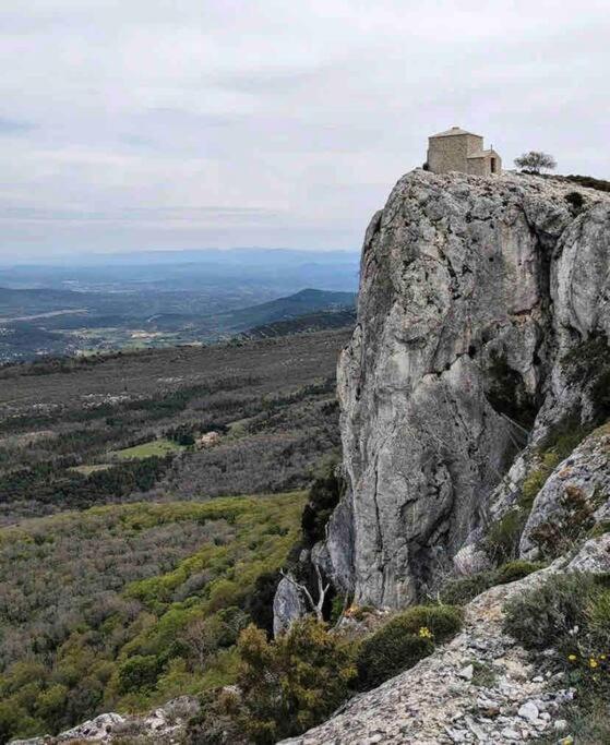 Вілла Tiny Liloumaca Coeur Ste Baume Plan d'Aups Екстер'єр фото