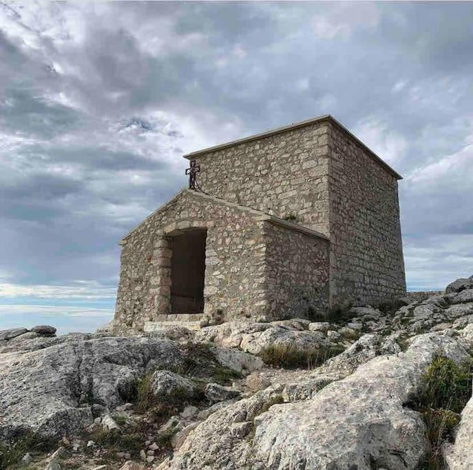 Вілла Tiny Liloumaca Coeur Ste Baume Plan d'Aups Екстер'єр фото